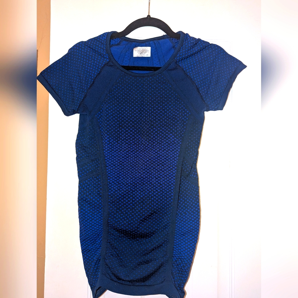Athleta Blue and purple dot athletic T XS